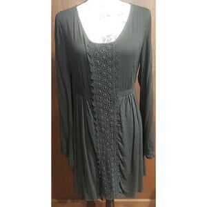 Francescas black Crochet scoop Neck Bell Sleeve tie back Dress Size Medium FLAW